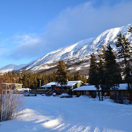 Spirit Lake Lodge Вайтгорс Екстер'єр фото
