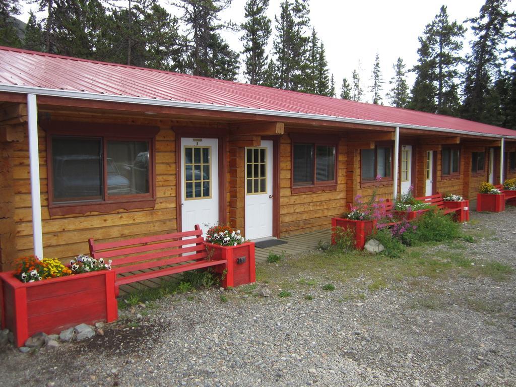 Spirit Lake Lodge Вайтгорс Екстер'єр фото