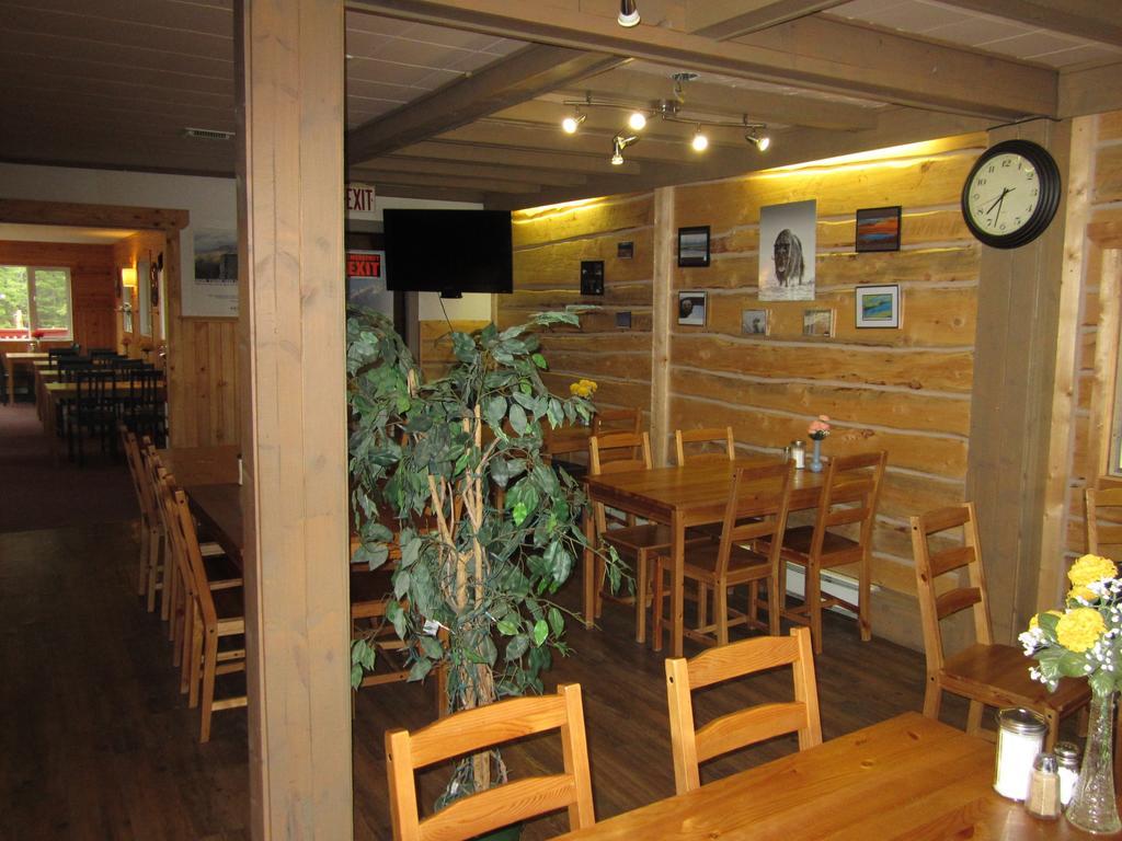 Spirit Lake Lodge Вайтгорс Екстер'єр фото
